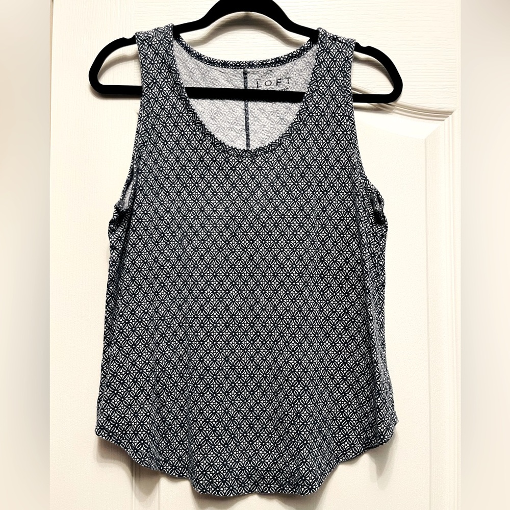 Ann Taylor Loft Vintage Soft Womens Floral Print Sleeveless Top Sz M Navy White
